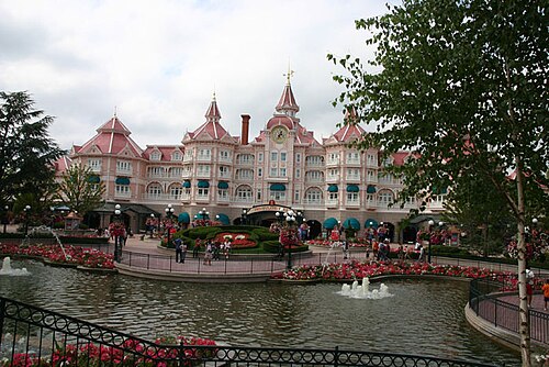 Disneyland Hotel (Paris)